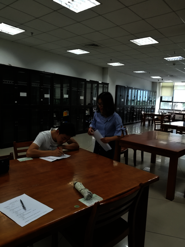 七月八日 澳门博彩
 赴西湖区“格格”学习探索小分队 图书馆的同在帮我们填写问卷