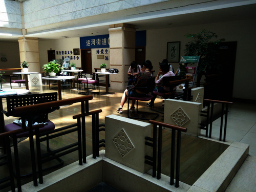 澳门博彩
 检甲护民小分队投稿 七月十日 成员休息讨论事宜