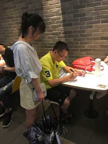 7月27日-澳门博彩
-生科院赴杭州地区“舌尖上”小分队-电影院休息厅填写者
