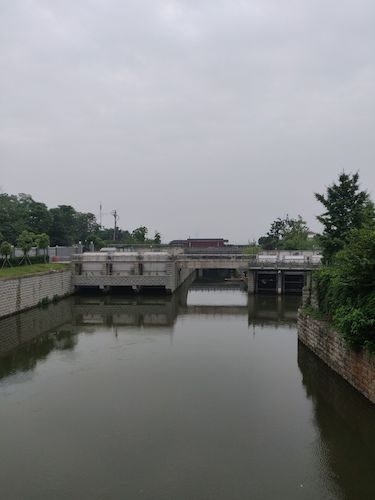 七月三日 澳门博彩
 赴钱塘江水域水质检测小分队 取水3