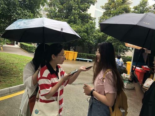 七月十二日 澳门博彩
 “垃圾分类推进方案”调查小分队 采访路人4
