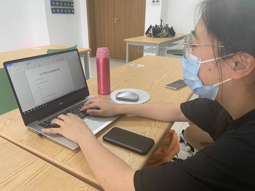 七月三日 澳门博彩
 杭州社区“听党指挥能打胜仗”社会实践小分队制作问卷调查