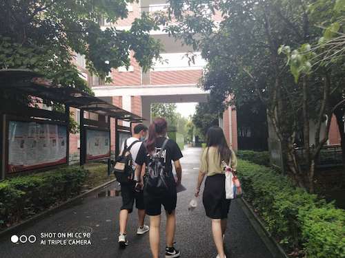 7月4日澳门博彩
赴余杭二高关于生命科学宣讲社会实践小分队分进入学校