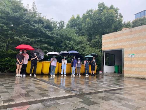 7月10日澳门博彩
环境保护措施宣传小分队对垃圾分类有关知识的宣传1